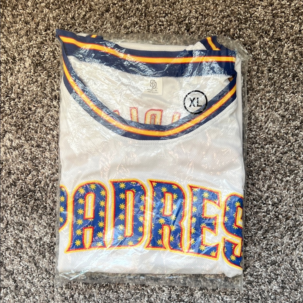 San Diego Padres 2025 Filipino Night Jersey - XL